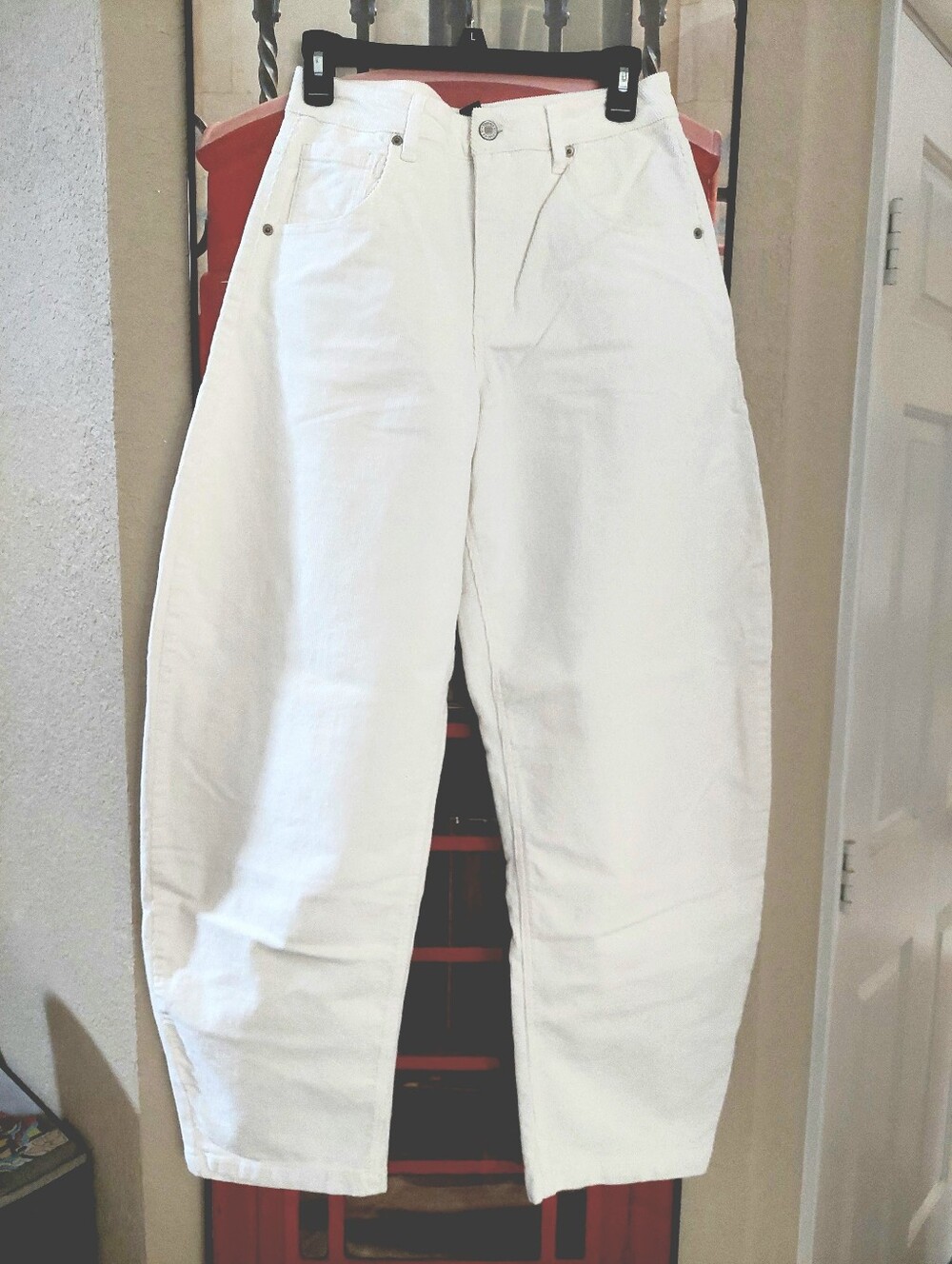 Forever 21 White Corduroy Baggy Barrel Pants Size M